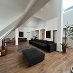 Urban Charm Design Loft