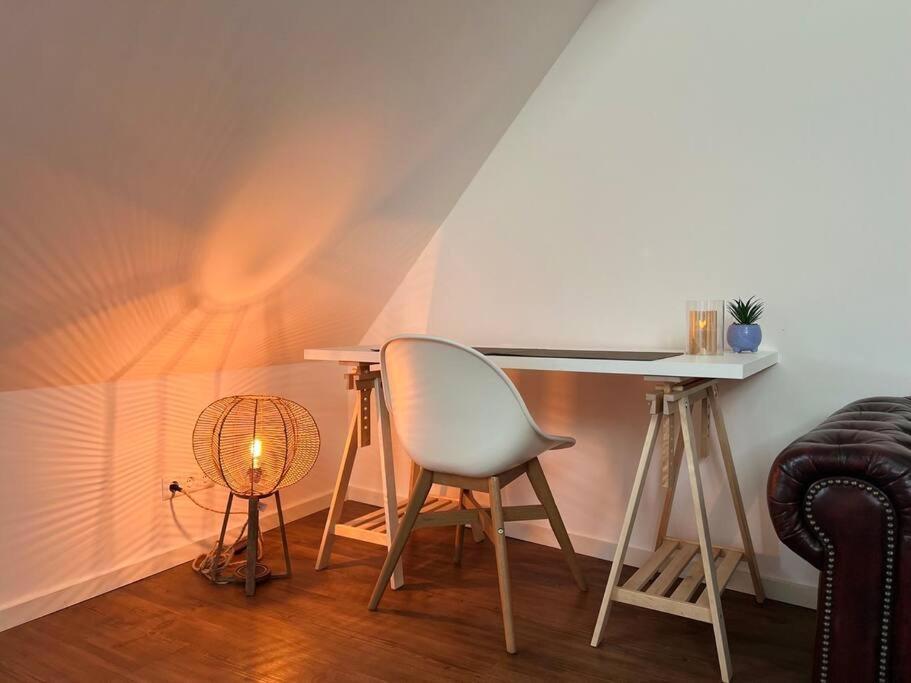 Urban Charm Design Loft Apartment