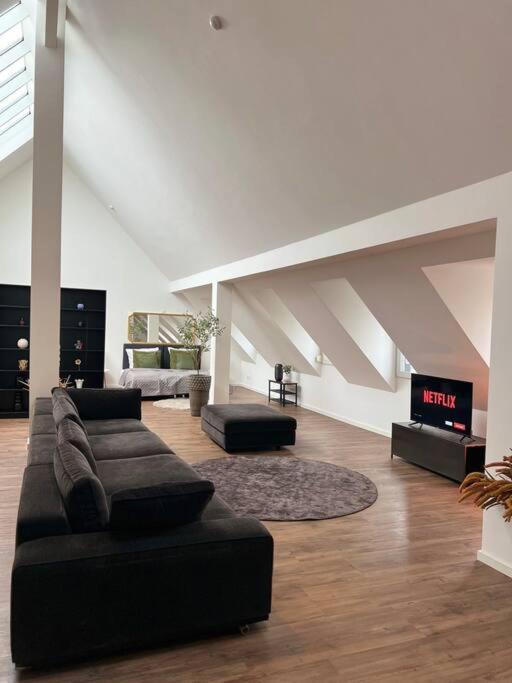 Urban Charm Design Loft Apartment *
